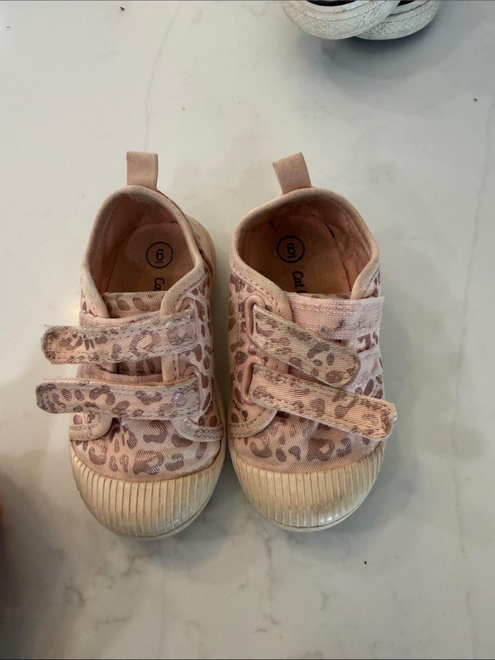 Kids Pink Leopard Print Velcro Sneakers